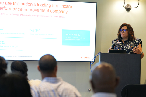 Shaleta Dunn, Vizient vice president, supplier diversity and social investment impact, talks to local suppliers and businesses at the Gulf Coast Community Contracting Informational Meeting & Networking Reception June 13 in New Orleans. (Photo: Business Wire)