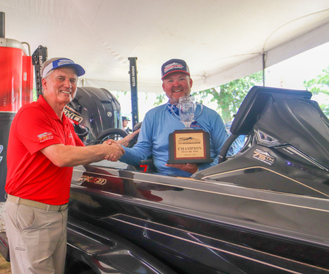 Angler Jeremy Locke caught the biggest bass “above the slot” during the 2023 Skeeter Owners' Tournament and won this year's grand prize, a Skeeter FXR21 75th Anniversary Edition bass boat. (Photo: Business Wire)