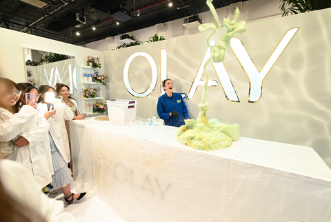 Kate the Chemist uses hands-on demos at the Olay Body Labs to showcase what the skin is experiencing at each stage of the dry skin cycle and how using Olay’s Hyaluronic Body Care Regimen can reveal healthier looking skin over time in New York on Thursday, June 22, 2023. (Photo by Diane Bondareff/Invision for Olay/AP Images)