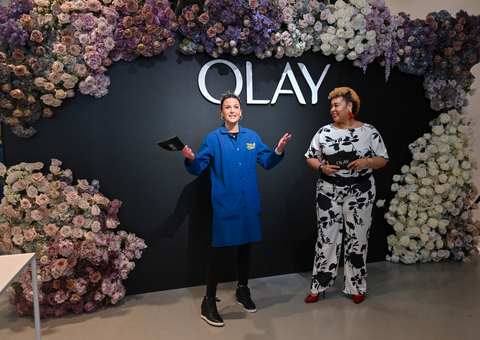 Kate the Chemist, left, and Dr. Maiysha Jones, Principal Scientist, North America Personal Care at Procter and Gamble, welcome guests to the Olay Body Labs experience that highlighted the science behind the innovative Olay Hyaluronic Body Care Regimen in New York City on Thursday, June 22, 2023. (Photo by Diane Bondareff/Invision for Olay/AP Images)