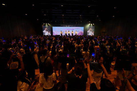 Visitors from Tokyo attending Seoul Edition 23 in Tokyo event are enjoying a live concert by BTOB. (Photo: Seoul Tourism Organization)