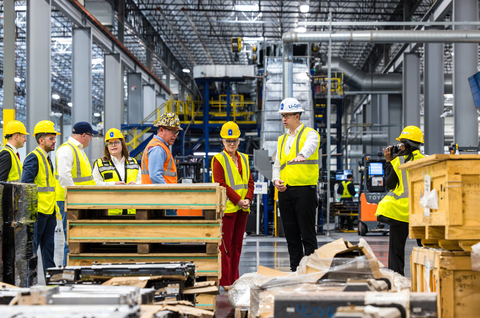 thumbnail Arizona Governor Katie Hobbs and Li-Cycle Co-Founder and Executive Chair Tim Johnston looking at lithium-ion batteries that are going to be recycled at Li-Cycle’s Spoke facility in Gilbert, Arizona. (Photo: Business Wire)