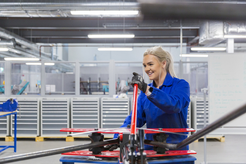 A BAE Systems apprentice at one of the Company’s Academies for Skills and Knowledge in Barrow-in-Furness, Cumbria. (Photo: Business Wire)