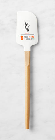 Back of Spatula Designed by Common for Williams Sonoma Benefiting No Kid Hungry (Photo: Williams Sonoma)