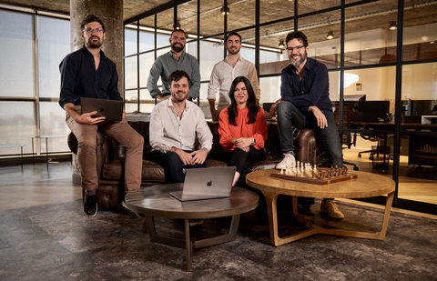 Gonzalo Sainz Trápaga, Ignacio Rosetti, Pablo Vergne, Ariel Gesto, Federico Martinez, Liliana Gary (Photo: Business Wire)