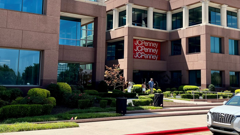 JCPenney welcomes back more than 2,000 associates to the 320,000 square foot CALWest campus. (Photo: Business Wire)