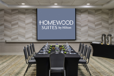 Homewood Suites Anchorage’s renewed meeting space includes three meeting rooms with a convenient catering menu for groups up to 80 reception style. (Photo: Business Wire)