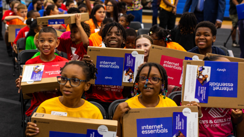 Comcast Gives $50,000 to The Literacy Alliance in Fort Wayne. (Photo: Business Wire)