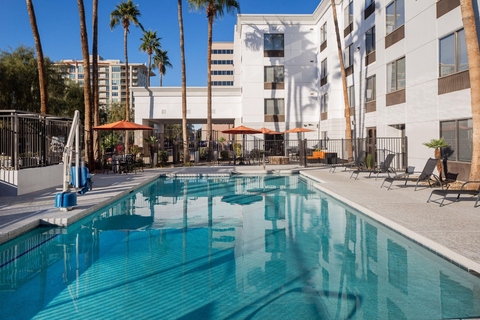 Cool off in the refreshing pool at the Hampton Inn Phoenix-Biltmore. (Photo: Business Wire)