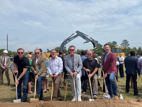 original (L-R:) Jody Alumbaugh, WillowTree Custom Homes; Nicholas Smith, Kensington Custom Homes; John Webb, Heritage Homes; Paul Moss, Beckett Graham Luxury Homes Builders; Brandon Tatta, Heritage Homes; Jon Atwood, Atwood Custom Homes (Photo: Business Wire)