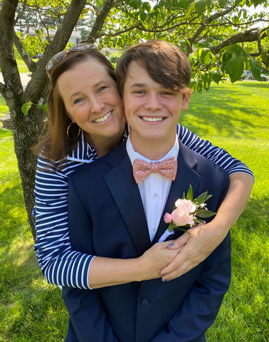 Humana employee Christy Cole and her son Connor Cole, incoming University of Louisville freshman and one of 81 new scholarship recipients from The Humana Foundation. (Photo: Business Wire)