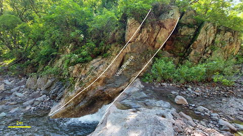 Plate 1 – Mineralized fault breccia/vein with strong argillic alteration and quartz veinlets in the Camuchin Trend with presence of sulphides (Photo: Business Wire)