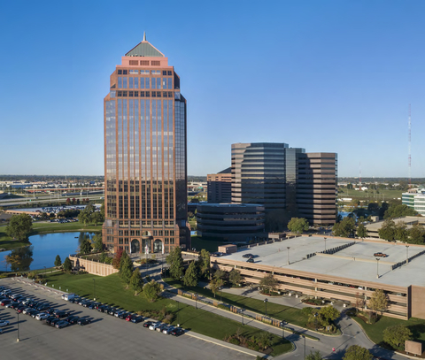 AIT’s new global headquarters occupies multiple floors of the iconic 25-story suburban tower at 2 Pierce Place in Itasca, Illinois. (Photo: Business Wire)