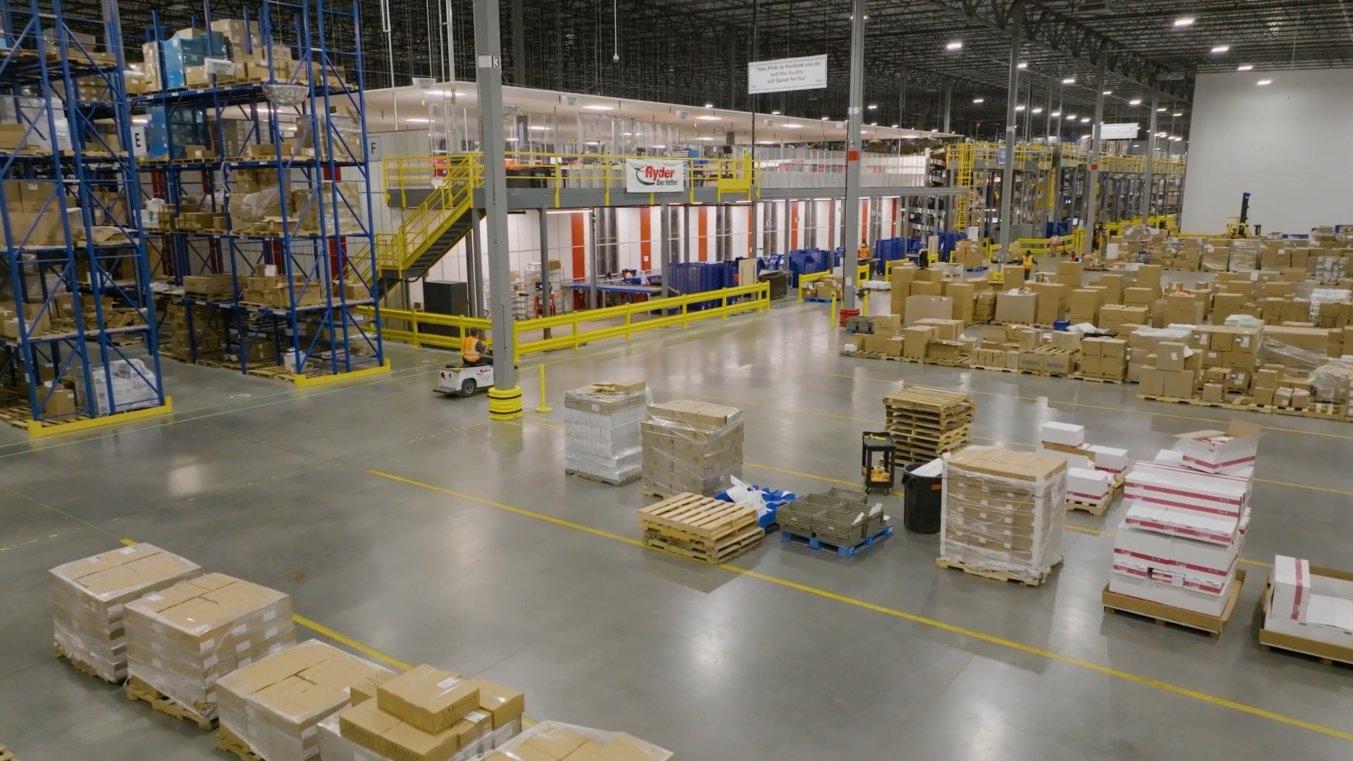 Ryder recognized for engineering self-distribution supply chain model for hospital network. The highly automated distribution center provides 100% inventory control, real-time end-to-end visibility, improved fill rates, on-time delivery, and maximized efficiency throughout the operation.