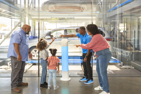 Carvana's newest Car Vending Machine is the second of its kind in the Miami area, and the fifth in Florida. (Photo: Business Wire)