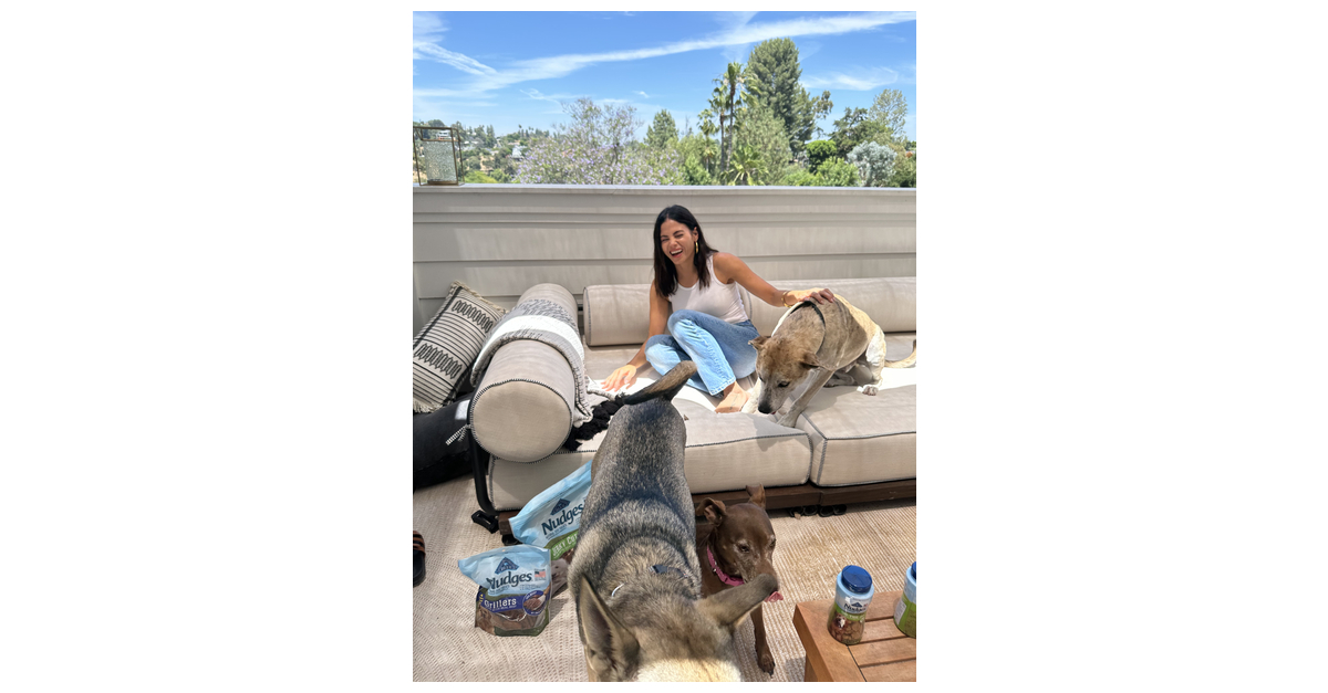 Blue Buffalo Teams Up with Actress and Dog Mom Jenna Dewan to