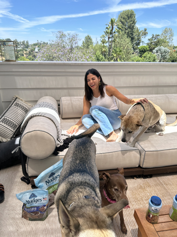 Through her partnership with Blue Buffalo, Jenna Dewan shares how she helps her two kids and four dogs get acclimated to new routines through healthy snack breaks that foster family bonding in between homework and activities. (Photo: Business Wire)