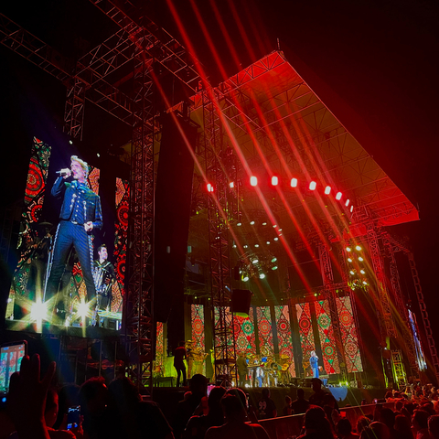 thumbnail GigNet powers a public Wi-Fi Fan Zone at the Alejandro Fernandez concert at Mayakoba, Riviera Maya. GigNet also provided advanced Wi-Fi for concert operations and production teams. (Photo: Business Wire)
