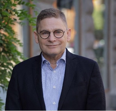 original Patrick Wulf Hanson (Photo: Business Wire)