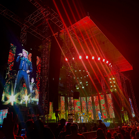 GigNet powers a public Wi-Fi Fan Zone at the Alejandro Fernandez concert at Mayakoba, Riviera Maya. GigNet also provided advanced Wi-Fi for concert operations and production teams. (Photo: Business Wire)