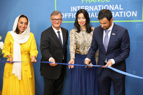original Ribbon-cutting ceremony at the opening of the new Dubai International Chamber representative office in France yesterday. From right to left: Salem Al Shamsi, Vice President of Global Markets, Dubai Chambers; H.E. Hend Al Otaiba, UAE Ambassador to France; Dr. Georges-Fabrice Blum; and Noora AlSuwaidi, Regional Director for Europe and the Americas, Dubai Chambers. (Photo: AETOSWire)