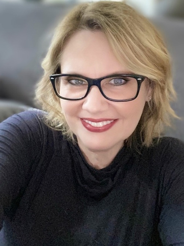 thumbnail Robyn Czajka (Photo: Business Wire)