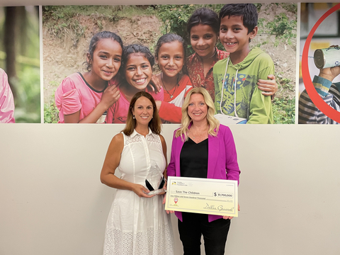 Denine Torr, Dollar General’s vice president of corporate social responsibility and the executive director of the Dollar General Literacy Foundation, presents the 2023 Because Kindness Award to Betsy Zorio, Save the Children’s Vice President of U.S. Programs. (Photo: Business Wire)