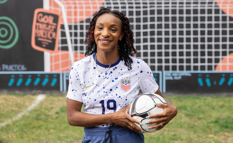 U.S. Women's National Team player Crystal Dunn stands in front of the coaching mural, presented by Allstate, Black Star and U.S. Soccer. (Photo: Business Wire)