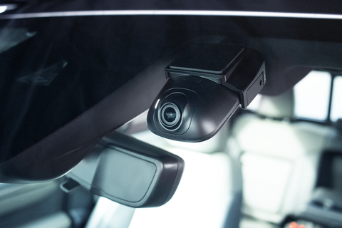 Drone XC dash camera installed at front windshield, exterior view (Photo: Business Wire)