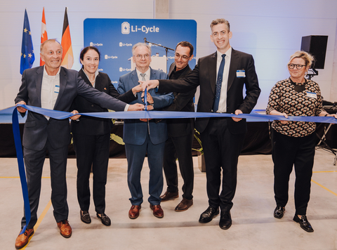 Ribbon cutting at Li-Cycle’s grand opening event at its Spoke recycling facility in Saxony-Anhalt, Germany. Left to right: Jörg Methner, Mayor, Sülzetal; Isabelle Poupart, Chargée d'Affaires, Canadian embassy to Germany; Dr. Reiner Haseloff, Minister-President of Saxony-Anhalt; Udo Schleif, Li-Cycle Vice-President, Spoke Operations, EMEA; Tim Johnston, Li-Cycle Executive Chair and co-founder; Kathrin Tarricone, Saxony-Anhalt Landtag representative, Chair of the Committee for Economy, Energy, Climate and Environment.