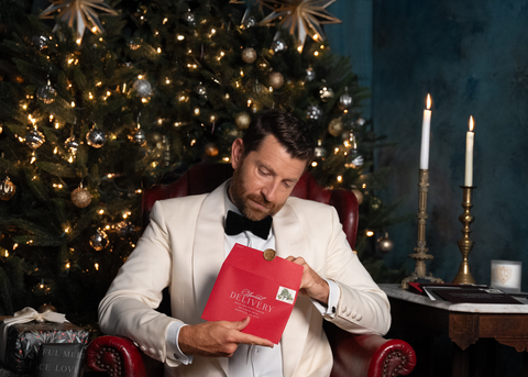 Shop for a cause this holiday season. The Minted and Brett Eldredge Holiday Collection of cards and gifts benefits the Monroe Carell Jr. Children's Hospital at Vanderbilt, a cause close to the performer’s heart. (Photo: Business Wire)