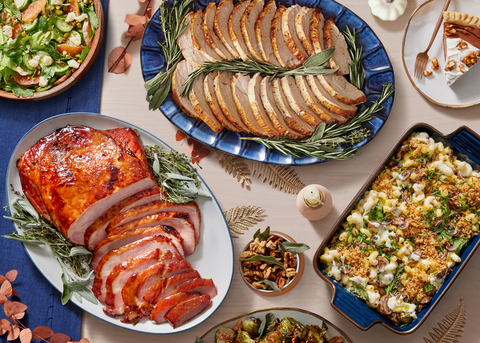 Blue Apron’s popular Thanksgiving menu returns, featuring a traditional turkey dinner, plant-forward vegetarian meal and a honey-glazed baked ham. (Photo: Business Wire)