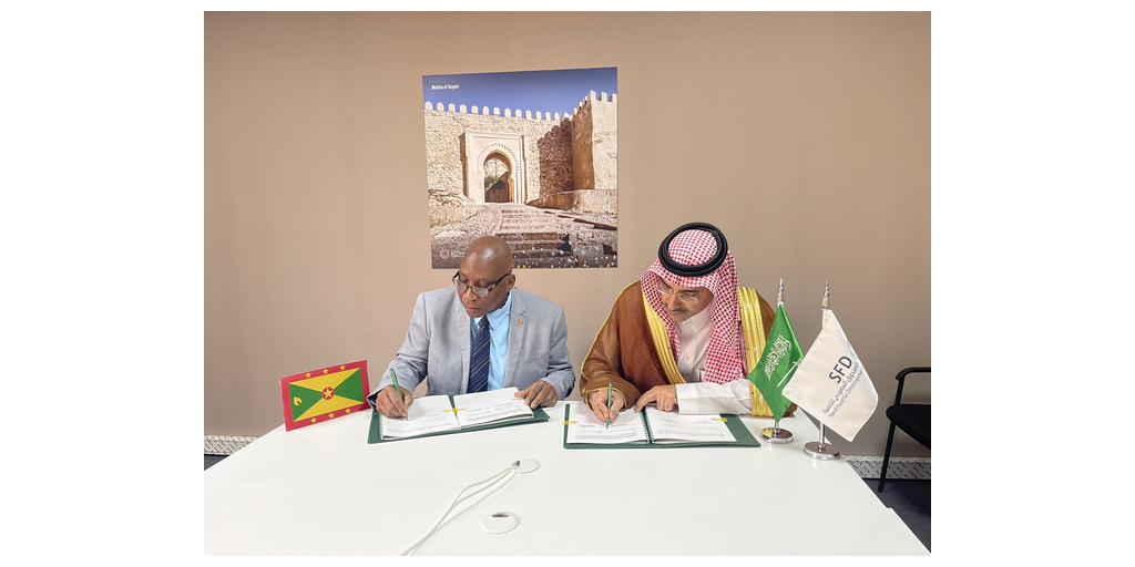 Il Fondo Saudita per lo Sviluppo firma il primo accordo di prestito di 100 milioni di dollari per istituire un progetto di infrastrutture intelligenti per il clima a Grenada