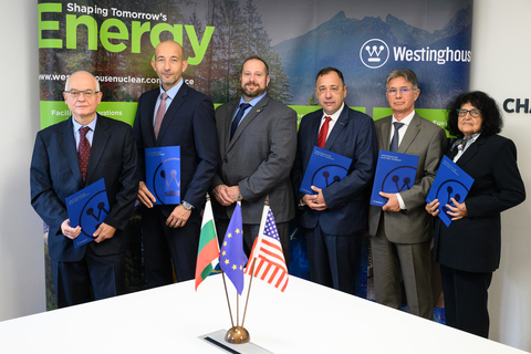 From left to right: Marin Jordanov, Executive Director of EQE; Kalin Peshov, Chairman of the Board of Directors of GBS; Sean Jones, Senior Director, Energy Systems Account Management & Procurement Execution, Westinghouse Electric Company; George Manchev, Executive Director of EnergoService; Milan Milanov, Executive Director of ENPRO Consult; Elena Mincheva, Owner & Manager of OSKAR-EL. (Photo: Business Wire)