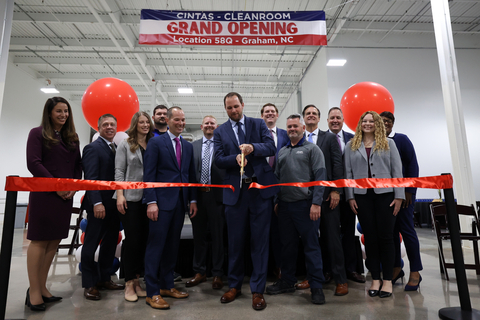 Cintas leadership cutting the ribbon at the brand new state-of-the-art facility in Graham, N.C. (Photo: Business Wire)