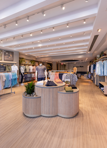 original Mizzen+Main store interior (Photo: Business Wire)