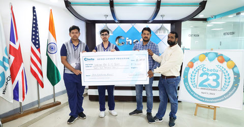 Shreyan Ray received the first-ever scholarship from the Chetu Foundation. From left, Shreyan Ray and Samanyu Gupta, teammates on the winning F1 Team, and Chetu Floor Managers Asheesh Barua, and Anuj Anand. (Photo: Business Wire)