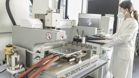 The 3D-Bioplotter from Desktop Health is a robust, premium bioprinter renowned for its high accuracy and repeatability. A new video showcases how the Hannover Medical School’s ENT clinic uses the premium bioprinter for drug-eluting ear implants at Team.DM.com/MHH (Photo: Business Wire)