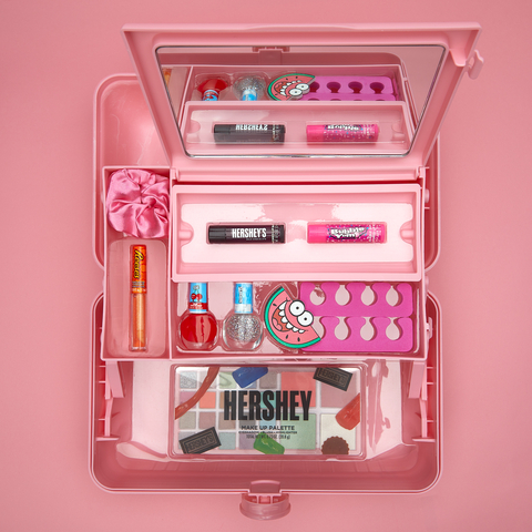 Caboodles x Taste Beauty x Hershey's On The Go Girl Cosmetic Case (Photo: Business Wire)