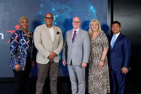 From Left to Right: Cherry Eromosele, EVP, Marketing & Corporate Communications, Interswitch; Mitchell Elegbe, CEO, Interswitch; Tom Warsop, CEO, ACI Worldwide; Debbie Guerra, Chief Product Officer, ACI Worldwide; Santhosh Rao, Sr. Vice President Sales, MEASA (Photo: Business Wire)