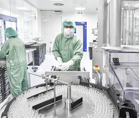 High quality standards in aseptic production at Vetter’s clinical site in Vorarlberg, Austria. (Photo: Business Wire)