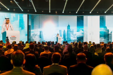 O Fórum de Negócios de Dubai atrai 2.000 participantes de 49 países para dois dias de discussões dinâmicas e negociações impactantes