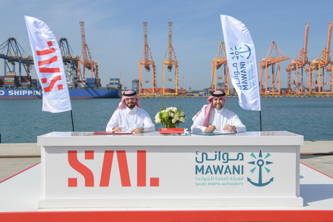 from left to right - Mr. Faisal bin Saad bin Albedah, Managing Director & CEO of " SAL Saudi Logistics Services Company ,and Mr. Omar bin Talal Hariri, the President of the Saudi Ports Authority (Photo: AETOSWire)