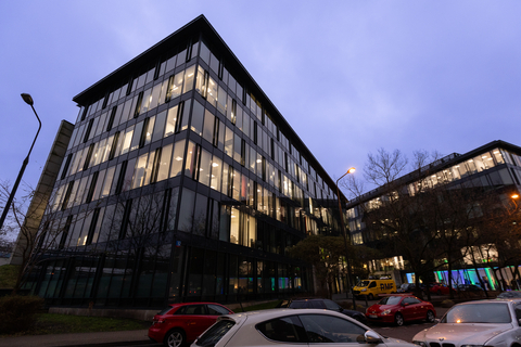 original New Lineage headquarters in Warsaw (Photo: Business Wire)