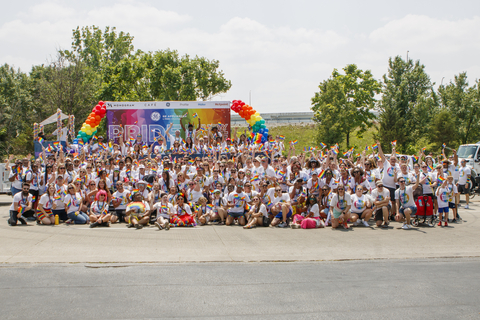original Employees at GE Appliances, a Haier company, pose for a group photo while participating in the Pride Parade in Louisville, Ky. (June 2023). (Photo: GE Appliances, a Haier company)
