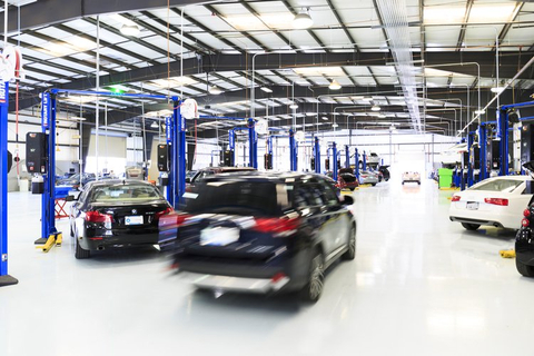 original Carvana Inspection and Reconditioning Center (Photo: Business Wire)