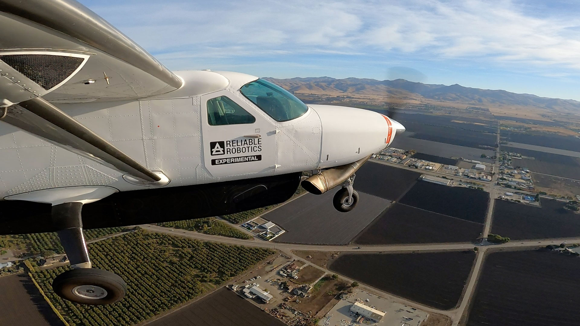 Reliable Robotics remotely operates a Cessna 208B Caravan with no one on board in Hollister, CA