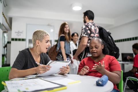 original All Learn4Life students are given one-on-one attention in a personalized learning environment, regardless of ability. (Photo: Business Wire)