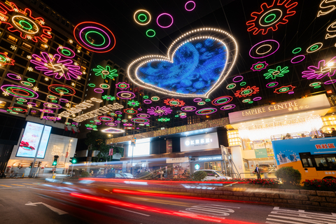 original Kowloon’s bustling shopping and nightlife districts Tsim Sha Tsui and East Tsim Sha Tsui have long been popular spots to enjoy the dazzling Christmas light displays. (Photo: Business Wire)