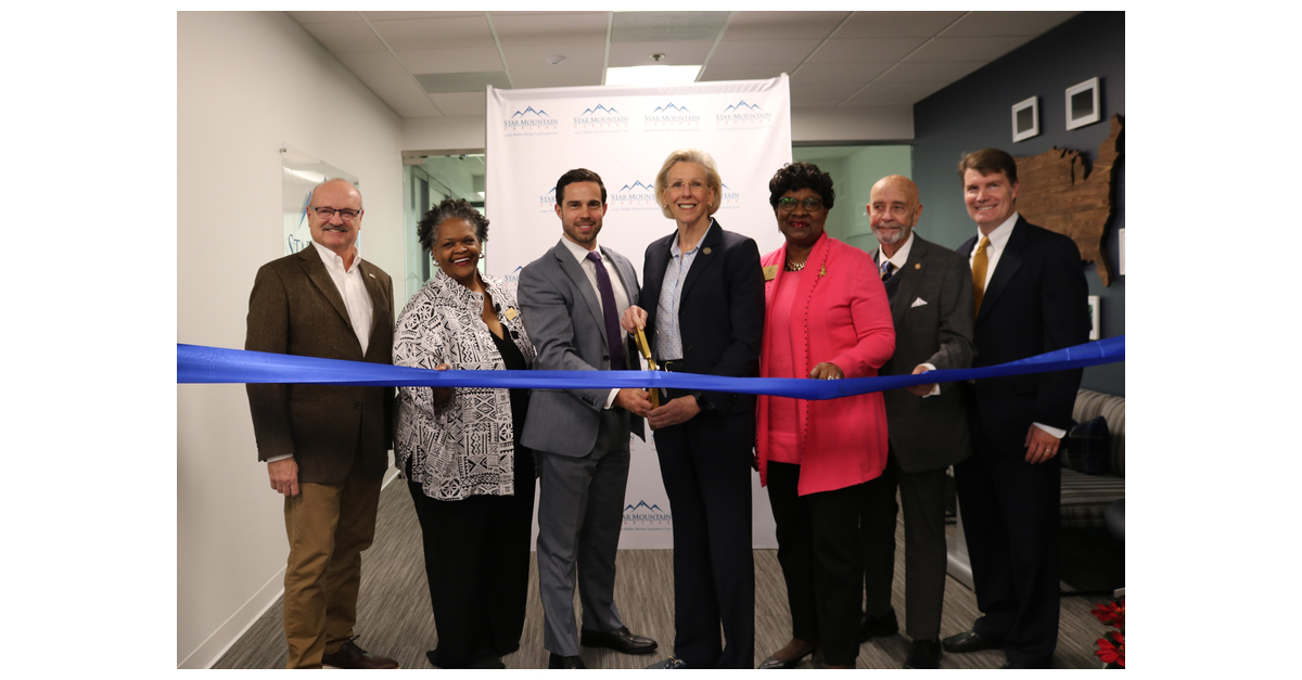 Star Mountain Capital Celebrates New Tampa Office with Ribbon Cutting ...